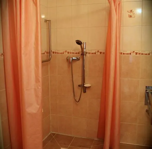 Aparthotel Parkowa - Ze Sniadaniem 3*