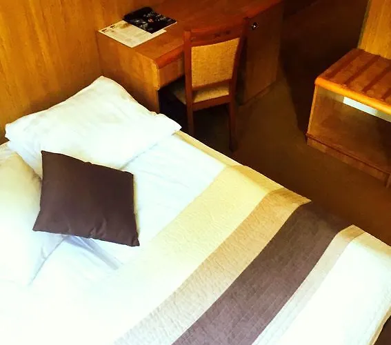 Aparthotel Parkowa - Ze Sniadaniem 3*